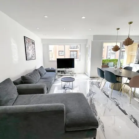 Modern 3 Bedroom Flat With Balcony Appartement *